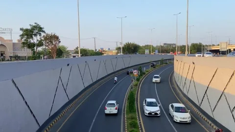 Dirty traffic making rush on roads in Lahore Pakistan on March 18, 2024 스톡 동영상 274172158