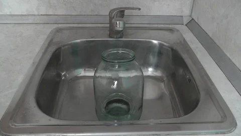 The dirty water 動画素材 101633857