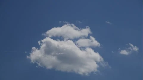 The disappearing cloud Stock Footage 273589284