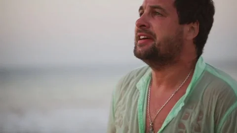 Disappointed depressed lost man screaming. Drama concept. Desert island. Stock Footage 80423486