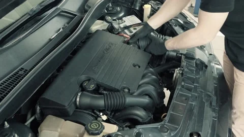 Disassemble the air filter Stock Footage 138632945