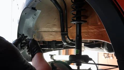 Disassemble the elements of the wheel arches, unscrew the axle bolts. Видео 248167294