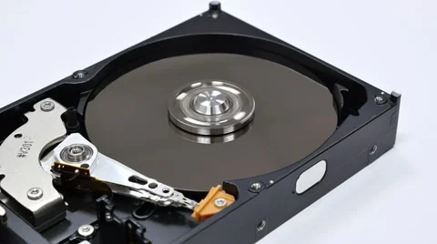 Disassembled hard drive to work. The rotation of the head of the hard disk 動画素材 59138019