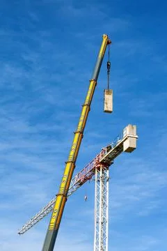 Disassembly of a tower crane Foto stock