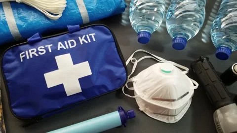 Disaster Survival items for a go or bug out bag. HD Vidéo 134608877