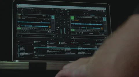 Disc jockey playing, 4K Video stock 68396357