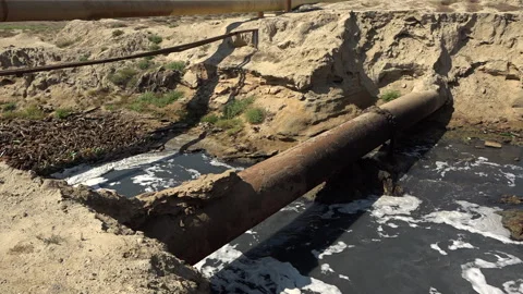 Discharge of sewage into the environment with large pipes Video stock 248257594