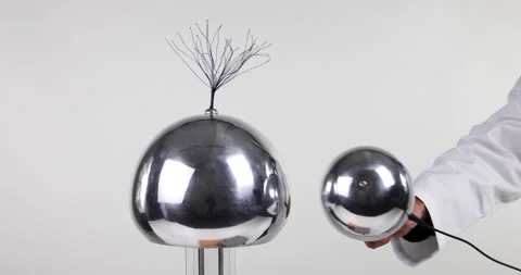 Discharge of a Van De Graaf generator Stock Footage 178488206