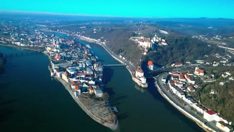 Discover the captivating scenery of Passau from above 動画素材 300371012