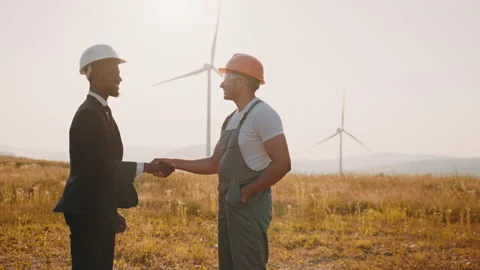Discuss installation develops clean energy field power plant generator wind 스톡 동영상 170425069