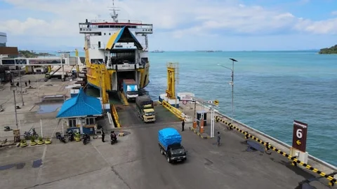 Disembarking the Logistic Vehicles Video stock 148304342