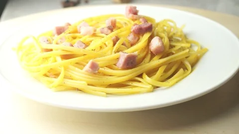 Dish with spaghetti in the kitchen Video stock 86528718