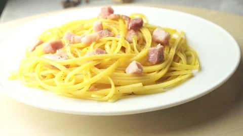 Dish with spaghetti in the kitchen Video stock 86528743