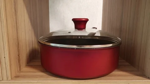 Dishes in the kitchen. Видео 103682447