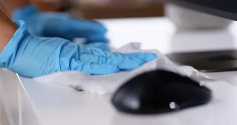 Disinfecting computer workspace Vidéo 167666525