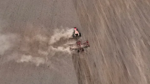 Disk harrow on plowing field. Soil cultivation field use tractor. 스톡 동영상 212117394