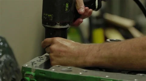 Dismantling the equipment Vídeo Stock 60915716