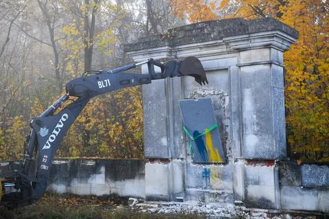 Dismantling of the monument dedicated to the Red Army soldiers, Mokre, Poland -  Stock Photos
