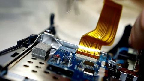 Dismantling a wide loop in the digital unit Video stock 70302728