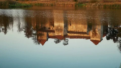 Display of the castle in the lake Stock-Footage 98453658