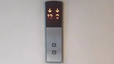 Display of an elevator going down indicating the floor numbe Stock Footage 255574235