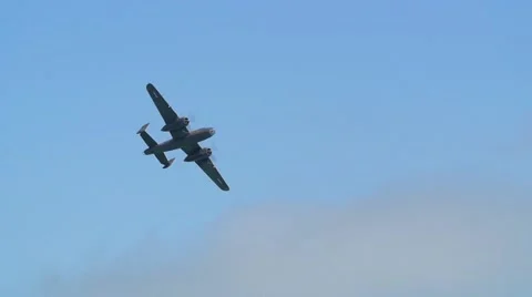 Display of a heavy bomber Vidéo 66688312