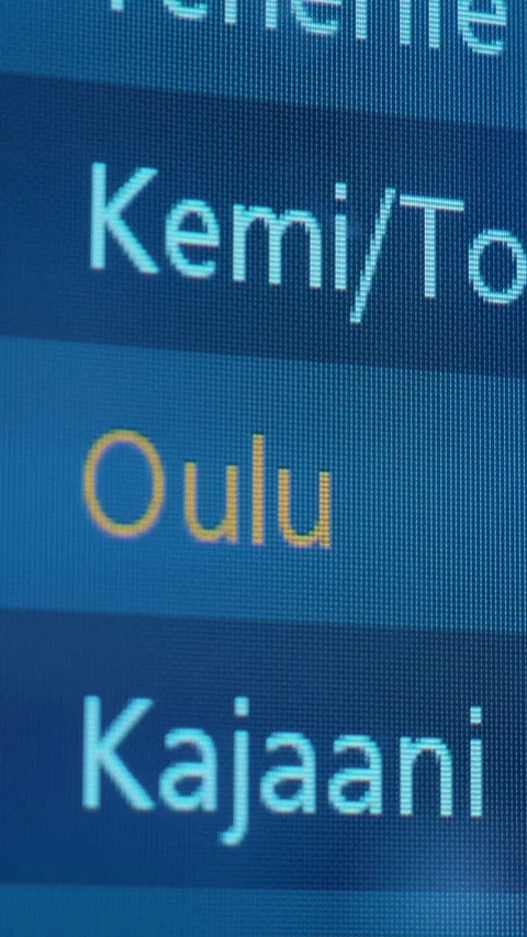 Display screen showing city names including Ivalo, Oulu, Kajaani, and Copenhagen Vidéo 329201775