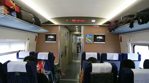 Display the speed of the high speed train in China Vídeos de archivo 53516468