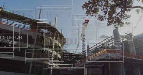 Displaying building skeleton rising at construction site, with tower crane and Stockfoto's