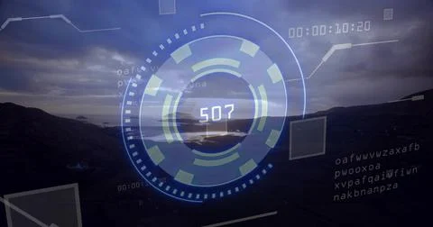 Displaying circular HUD overlay centered above coastal inlet, showing readout Foto stock