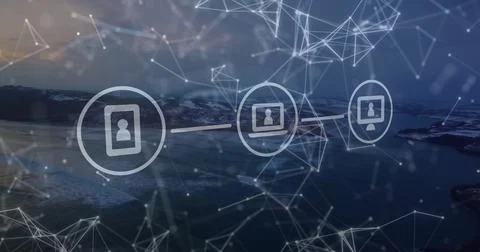 Displaying three circular user profile icons linking over sea at dusk, with Ilustração Stock