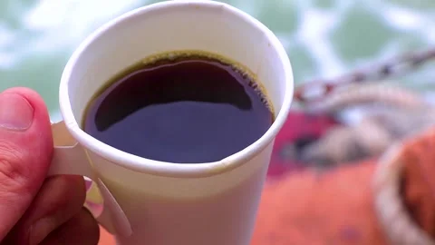 Disposable coffee cup with handle on ship at sea Thailand. Vidéo 317887401