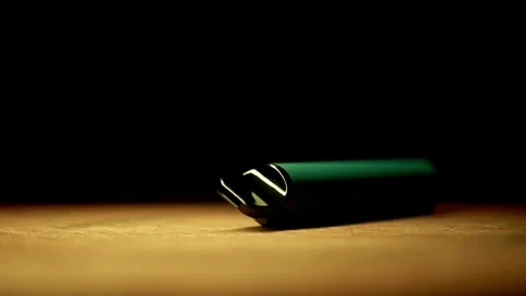 Disposable Electronic Cigarette Device With Colorful Neon Lighting And Vapor 库存影片 330114729