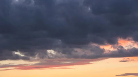 Dissipate clouds in twilight Stock Footage 113518955