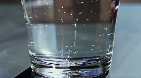 Dissolution of effervescent aspirin tablet Vidéo 21925601