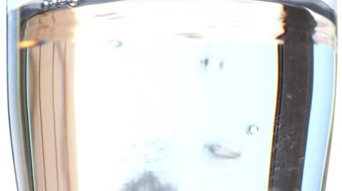 Dissolution of effervescent aspirin tablet - slow motion Vidéo 1048456