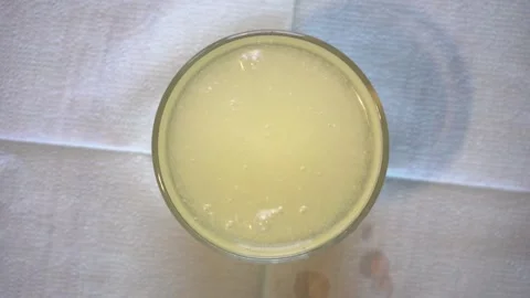 Dissolving a tablet in a glass 4K Vídeo Stock 292833267