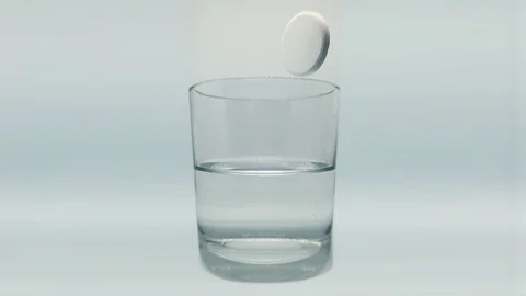 Dissolving tablets Stock Footage 113920187