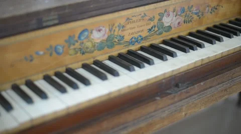 Dissonance from a terribly false old vintage piano. Stockbeeldmateriaal 67636691