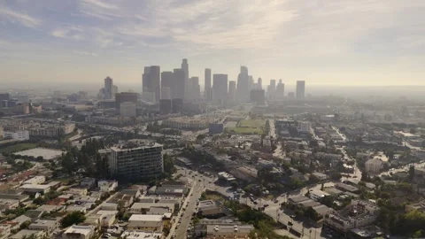 Distant aerial view over Los Angeles downtown - Los Angeles Drone footage 스톡 동영상 255948542