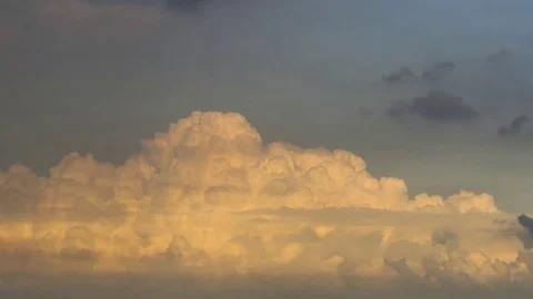 Distant evening clouds time lapse Video stock 81761405