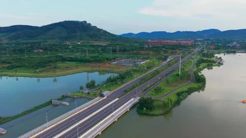 Distant view of Lianshan Lake 스톡 동영상 347496487