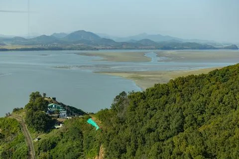 Distant view of North Korean side from demilitarized zone in South Korea Foto stock