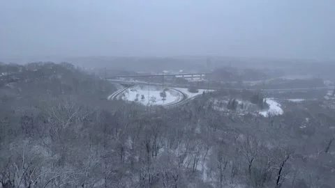 Distant view of snowy Don Valley loop Video stock 171889738