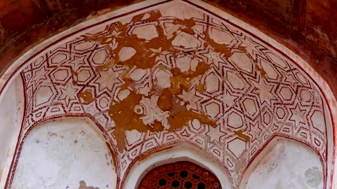 Distorted Dome Design with Intricate Patterns and Motifs of Humayun Tomb Stock Footage 261076288