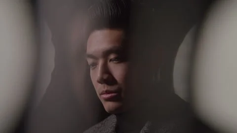 Distorted Headshot of Male Model Under Studio Lights Stock-Footage 270303689