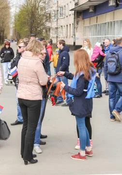 Distribution of St. George ribbons. Photos