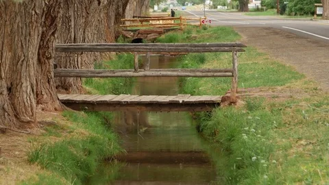 Ditch tilt up 1 Vídeos de archivo 72994399