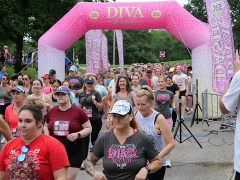 Diva Dash 5k and 10k at Corporate Woods in OP Stock-Fotos