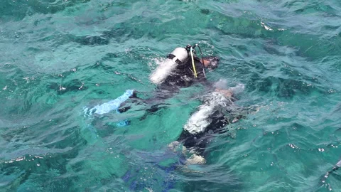 The dive with an instructor in the waters of the Red Sea Stockbeeldmateriaal 159226923